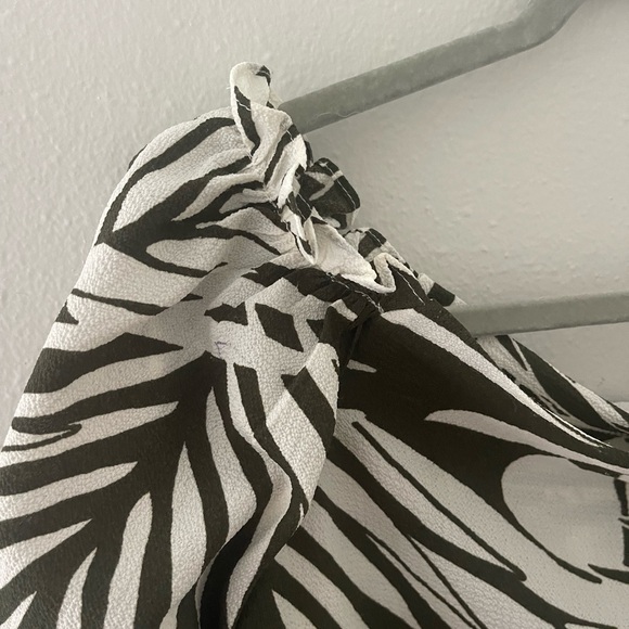 Off the shoulder tropical blouse - Picture 4 of 6